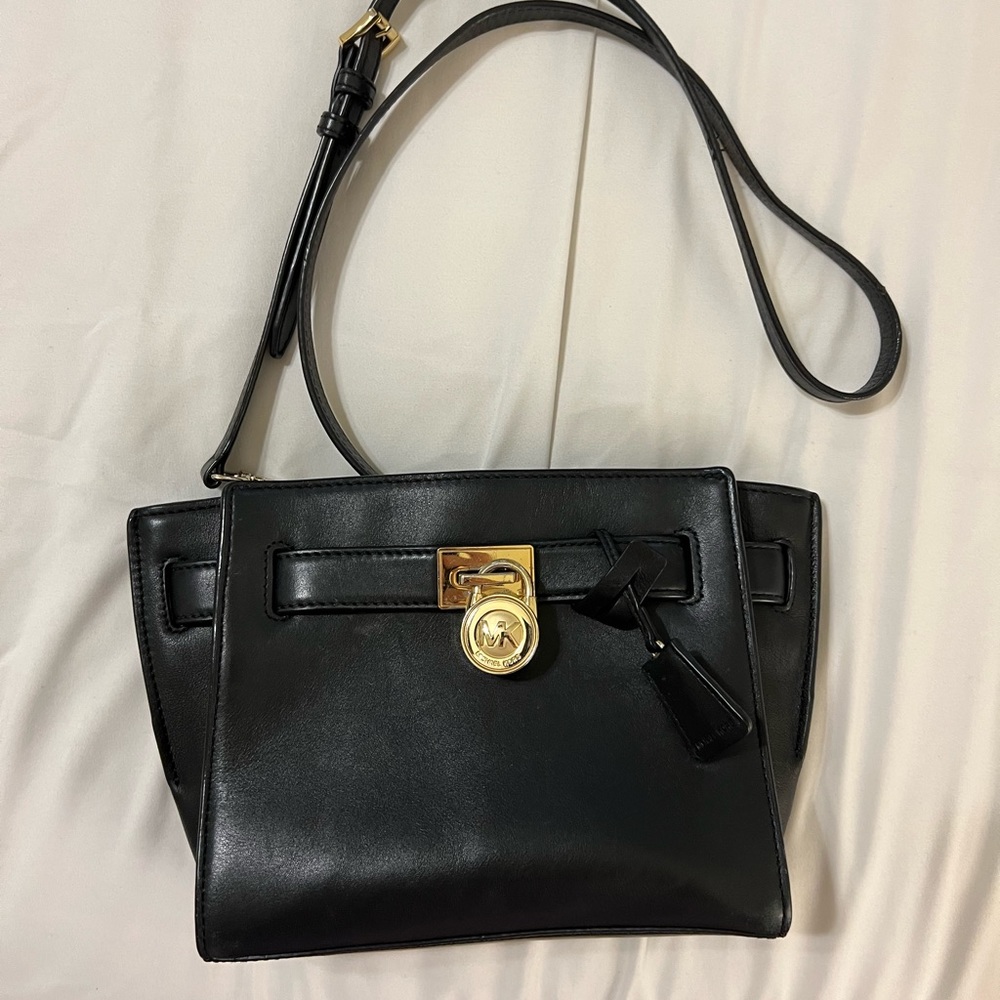 Micheal Kors crossbody purse
